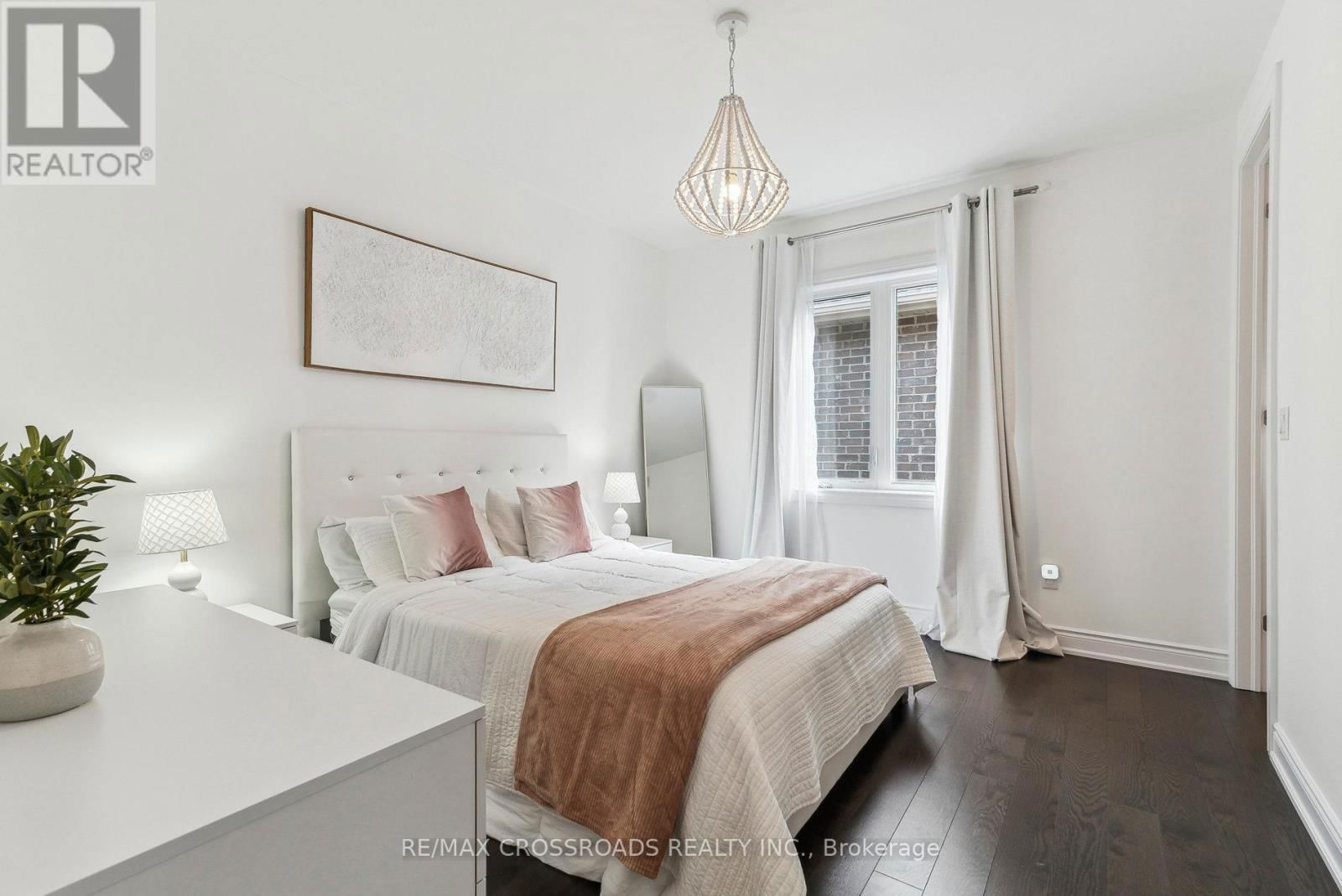 48 MUMBERSON STREET Image 30