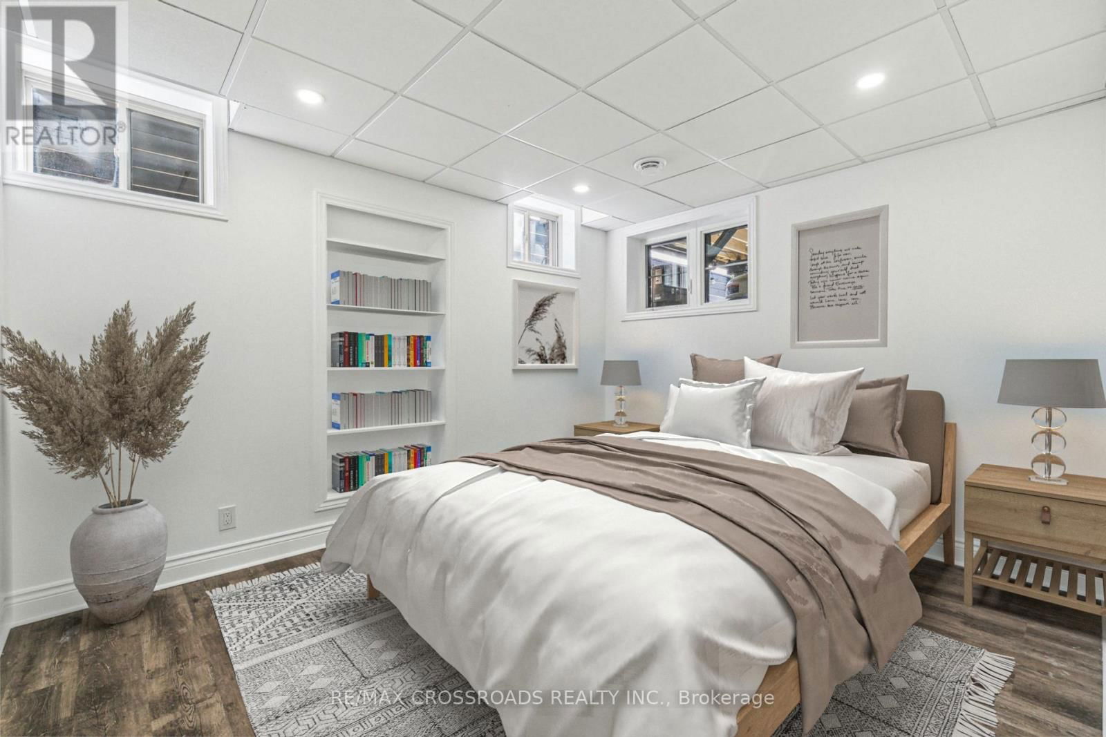 48 MUMBERSON STREET Image 38