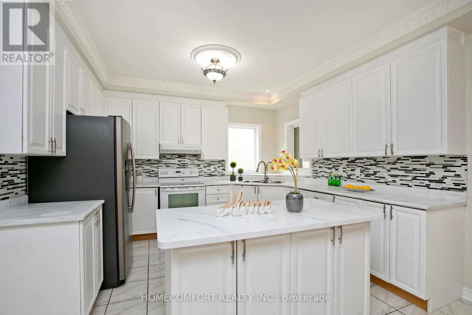 182 SIDERNO CRESCENT Image 13