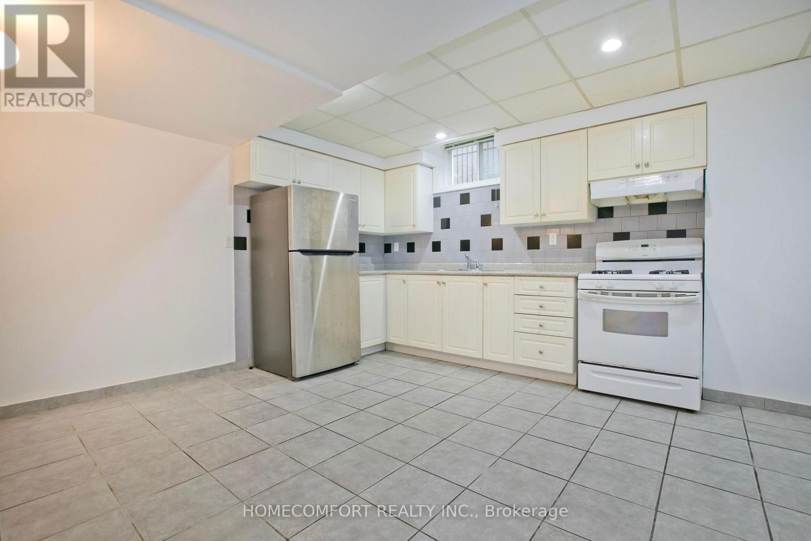 182 SIDERNO CRESCENT Image 31