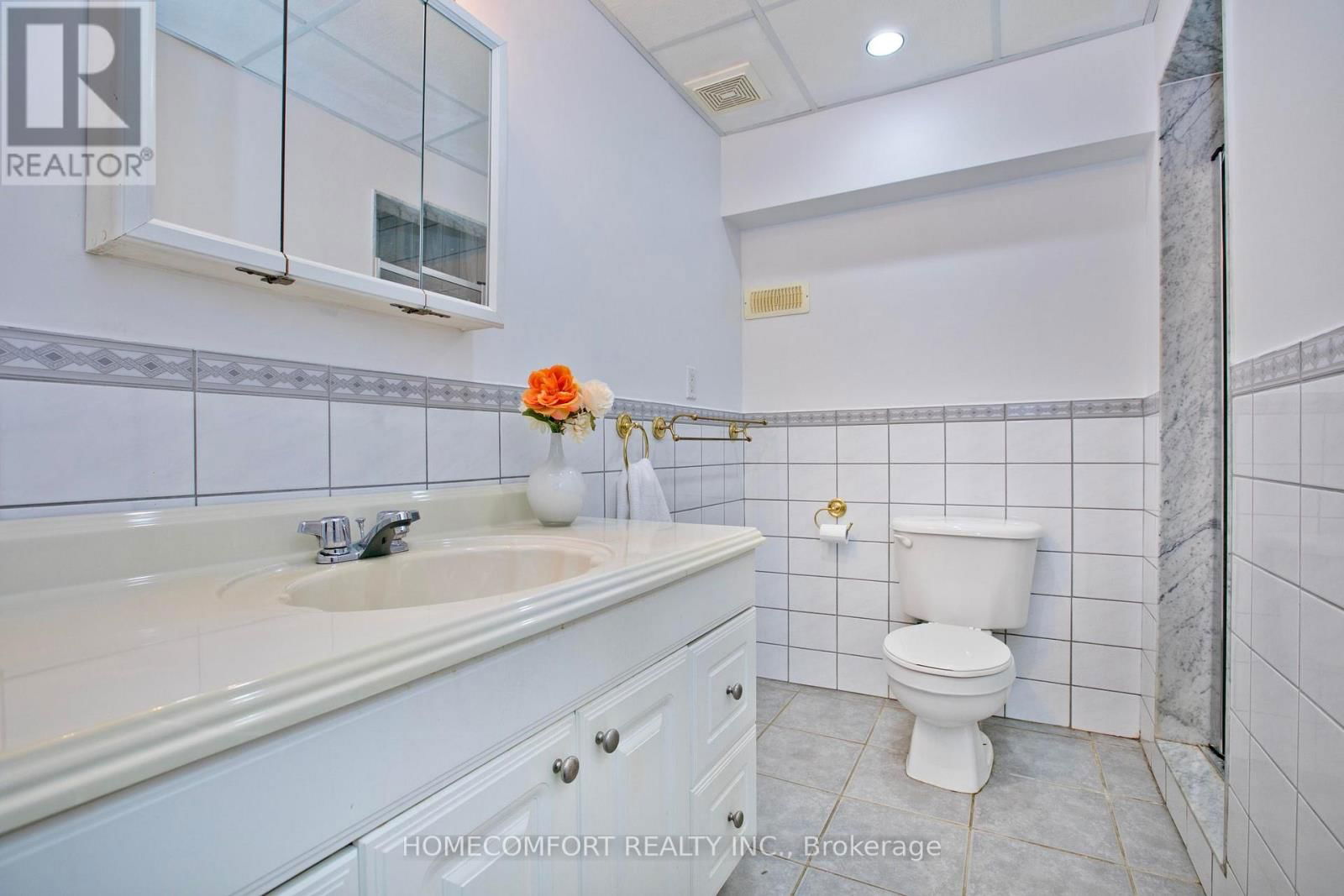182 SIDERNO CRESCENT Image 35