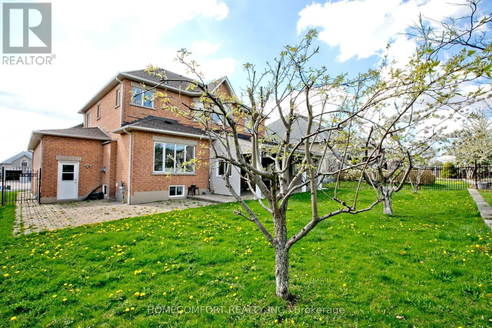 182 SIDERNO CRESCENT Image 39