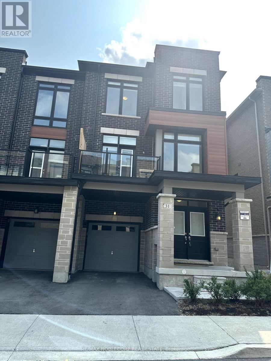 31 HOLYROOD CRESCENT Image 29