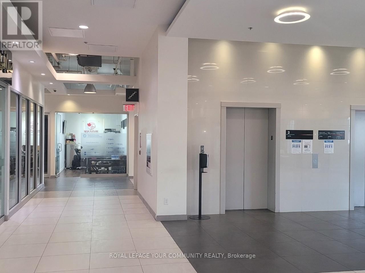 204 - 7181 YONGE STREET Image 2