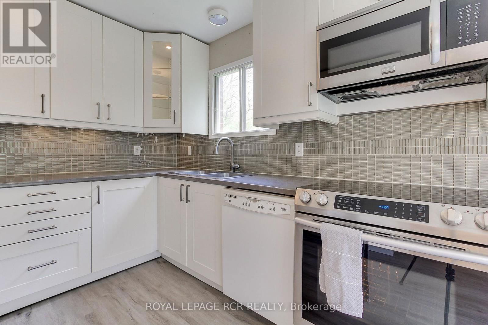 10 LEPARD CRESCENT Image 15