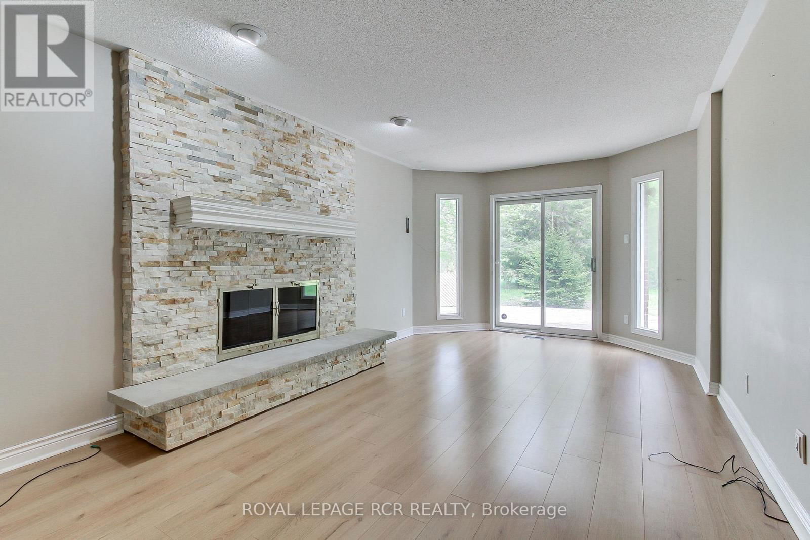 10 LEPARD CRESCENT Image 19