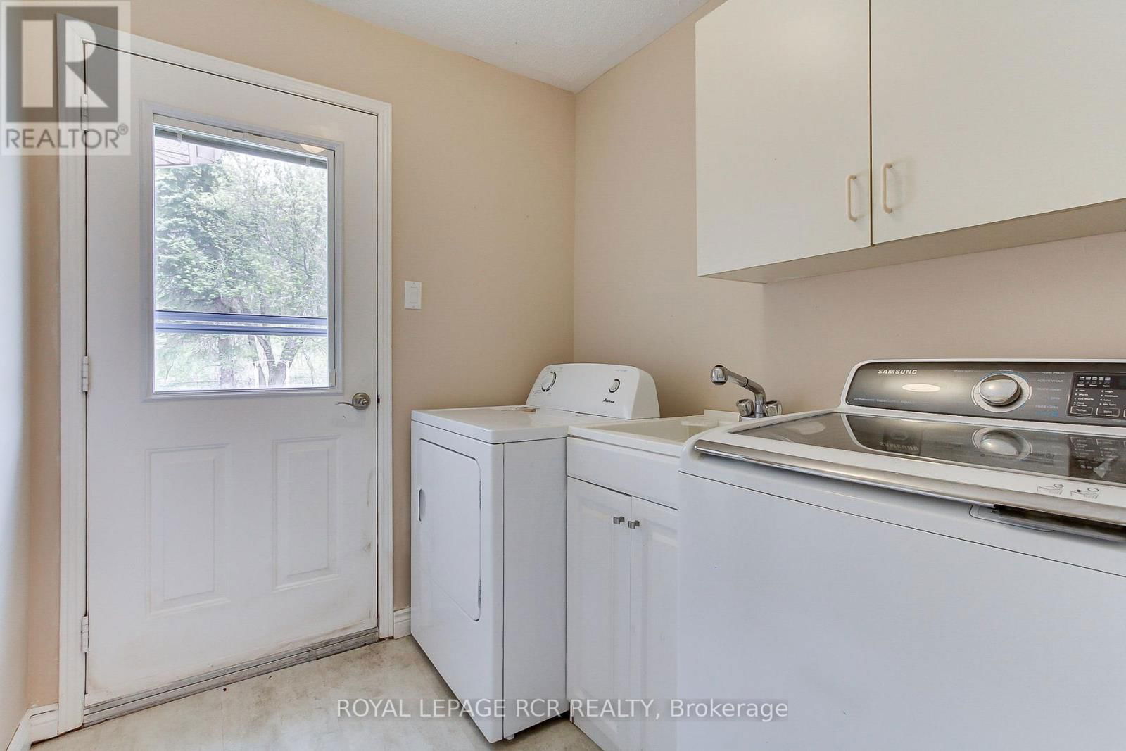 10 LEPARD CRESCENT Image 24