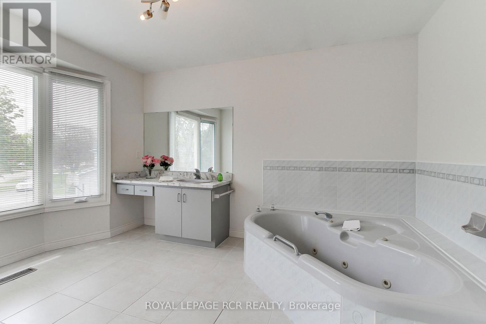 10 LEPARD CRESCENT Image 30