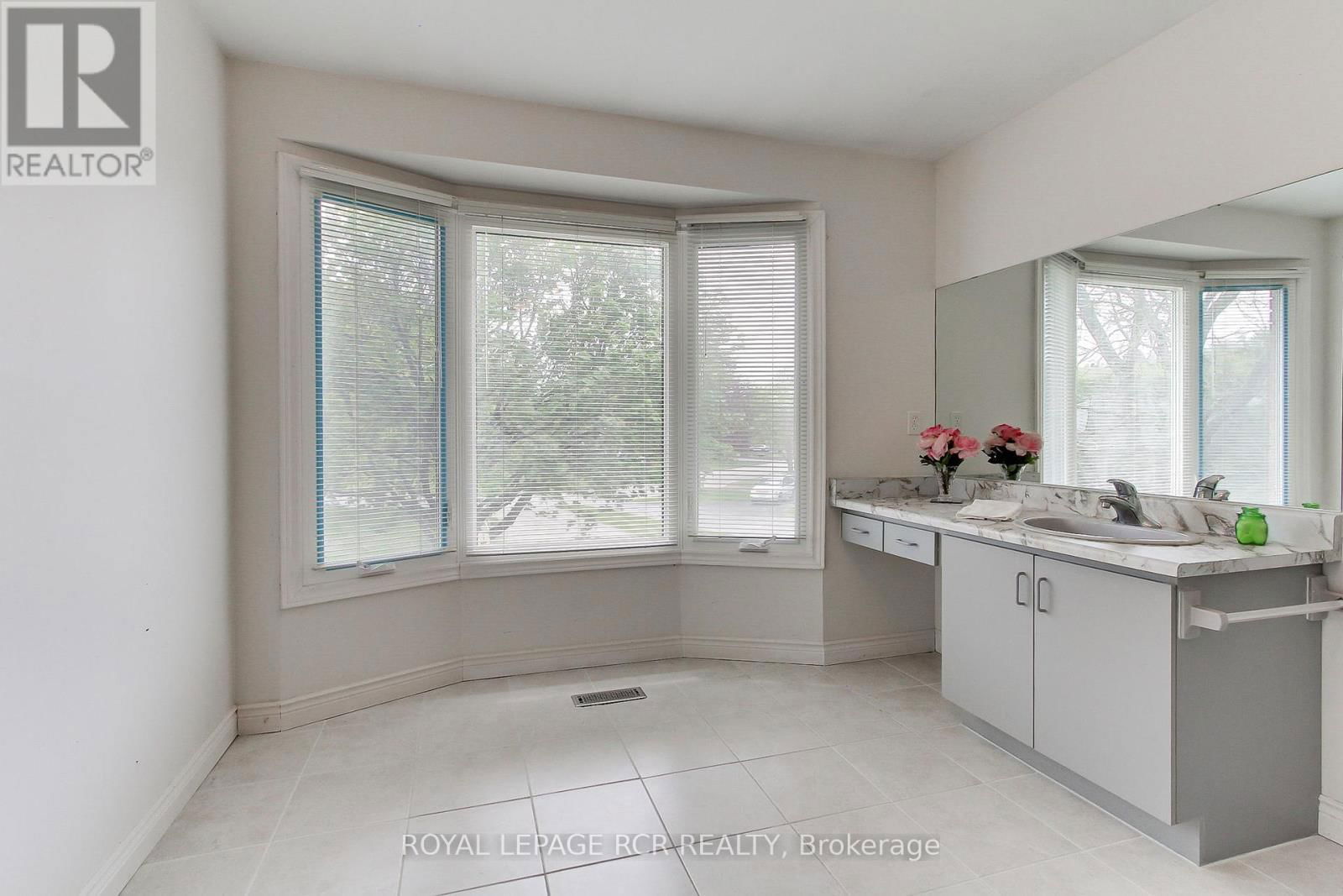 10 LEPARD CRESCENT Image 31