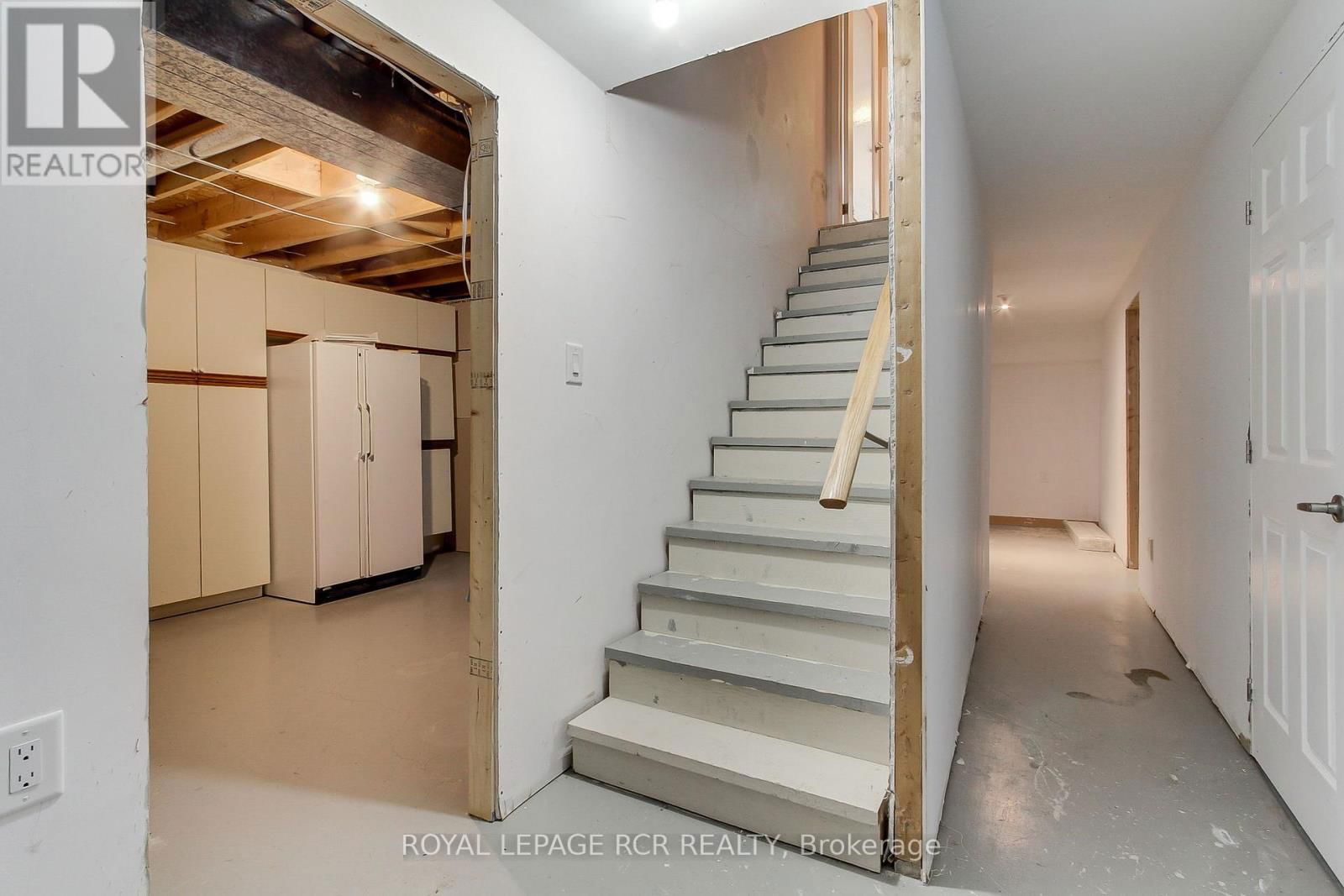 10 LEPARD CRESCENT Image 39