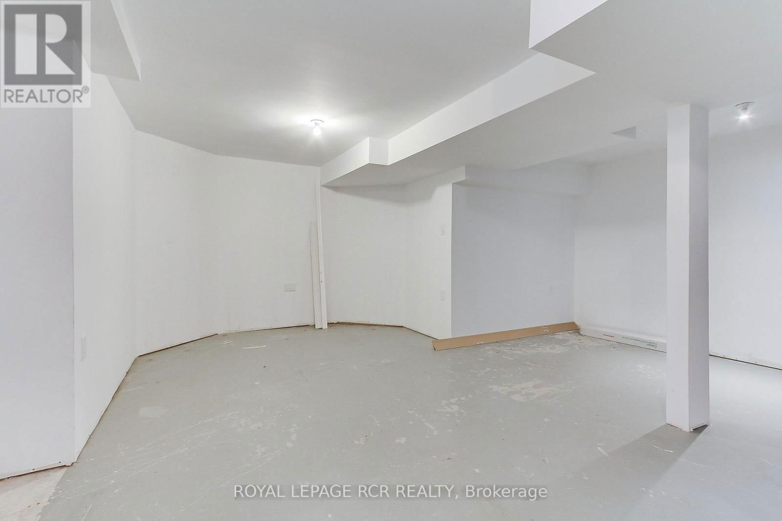 10 LEPARD CRESCENT Image 40