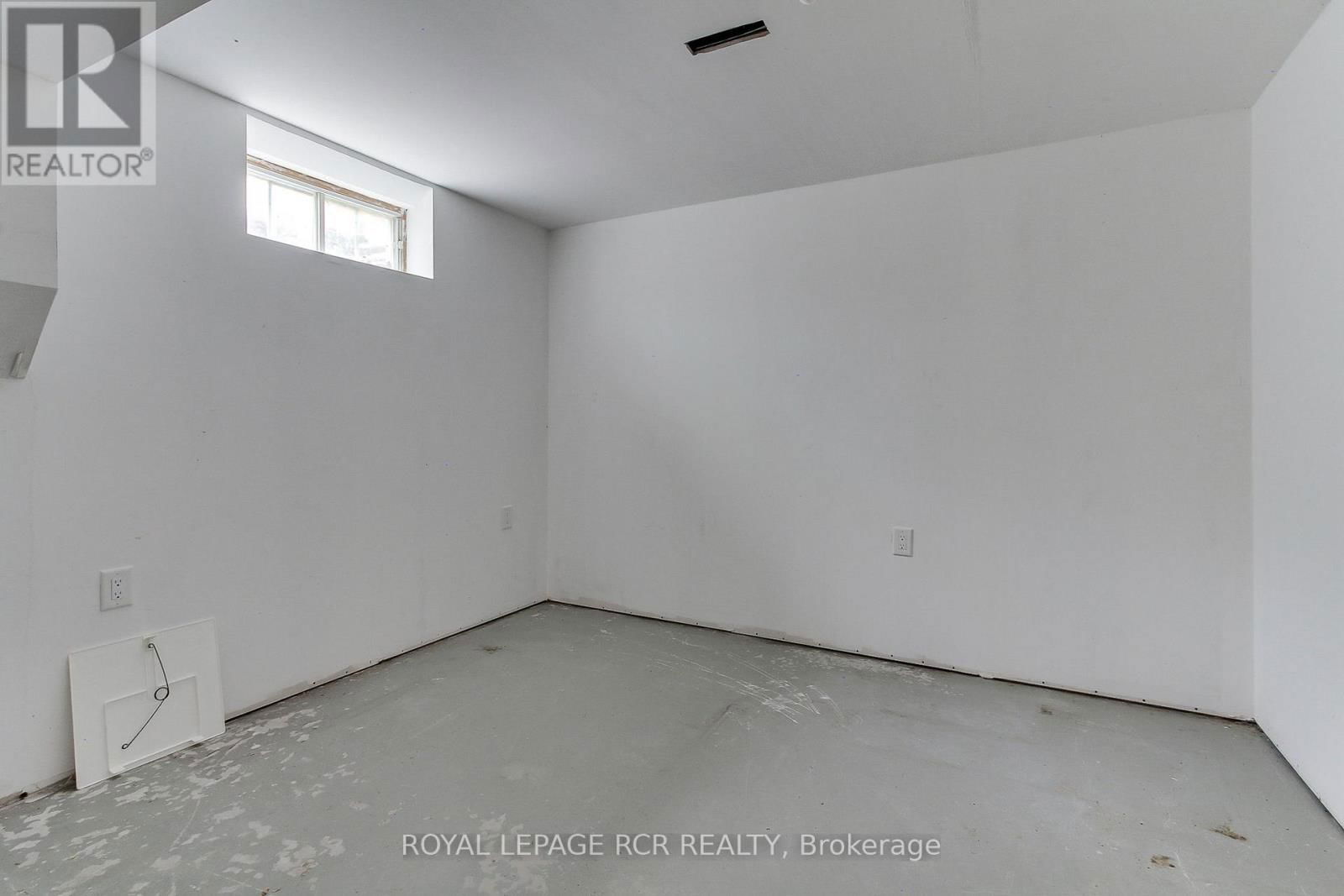 10 LEPARD CRESCENT Image 41