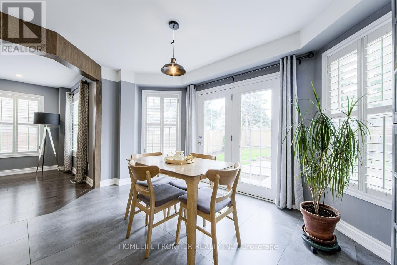292 CROSSLAND GATE Image 11