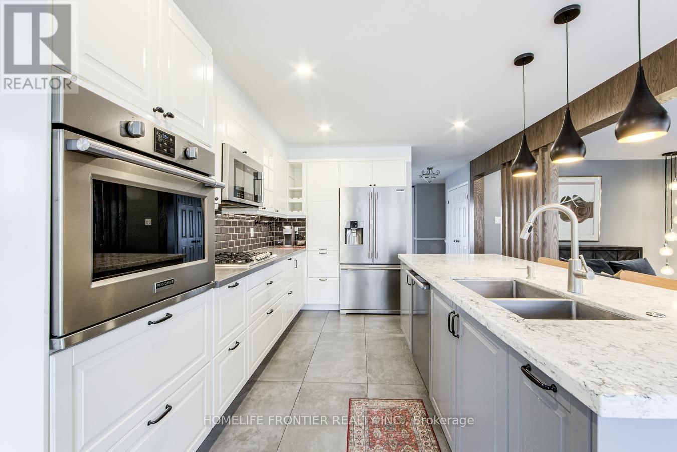 292 CROSSLAND GATE Image 14
