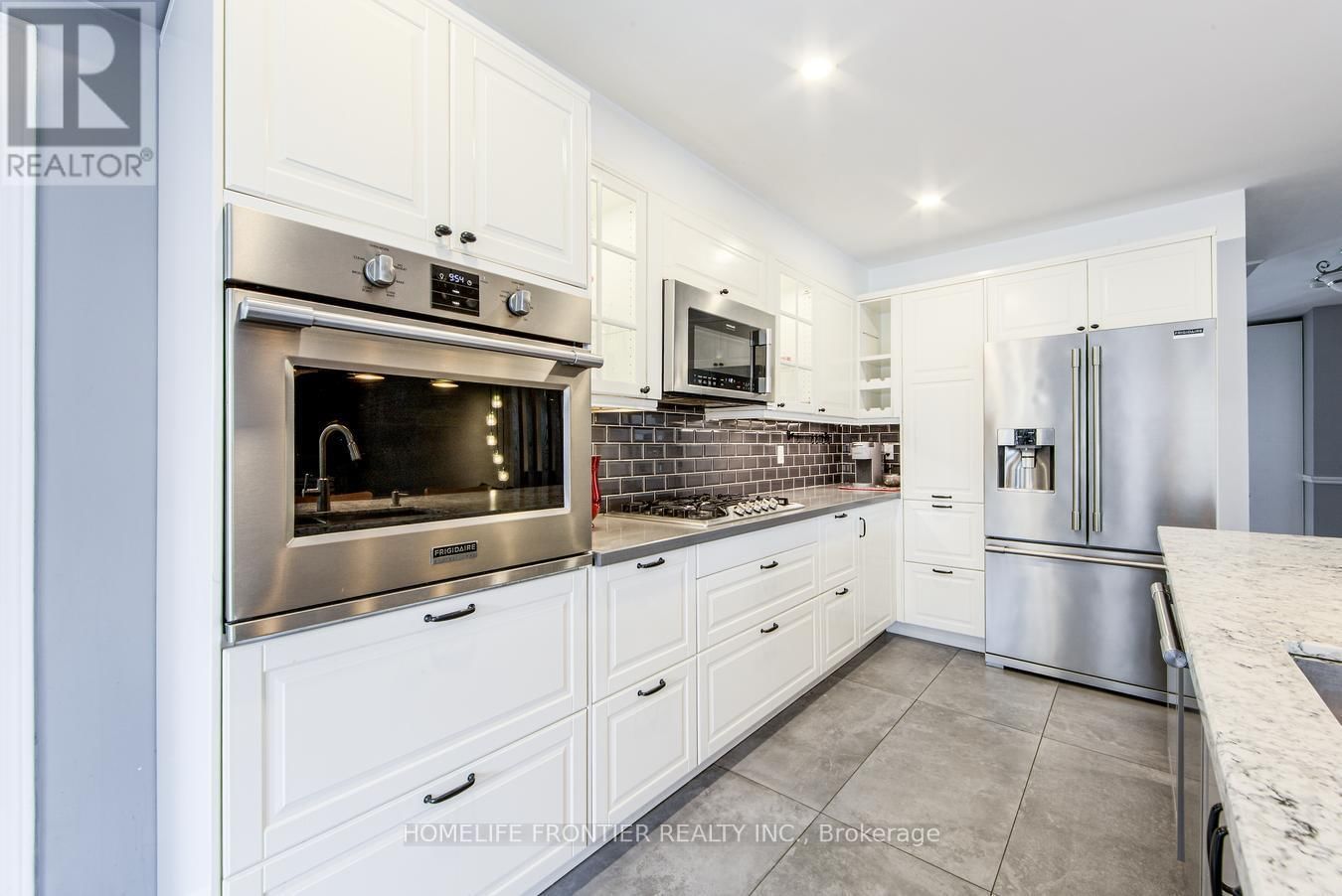 292 CROSSLAND GATE Image 15