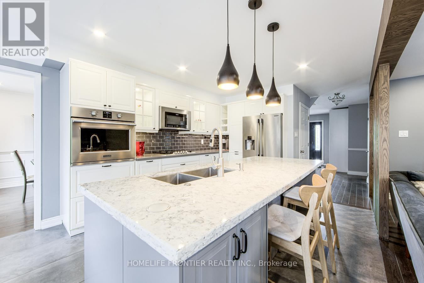 292 CROSSLAND GATE Image 16