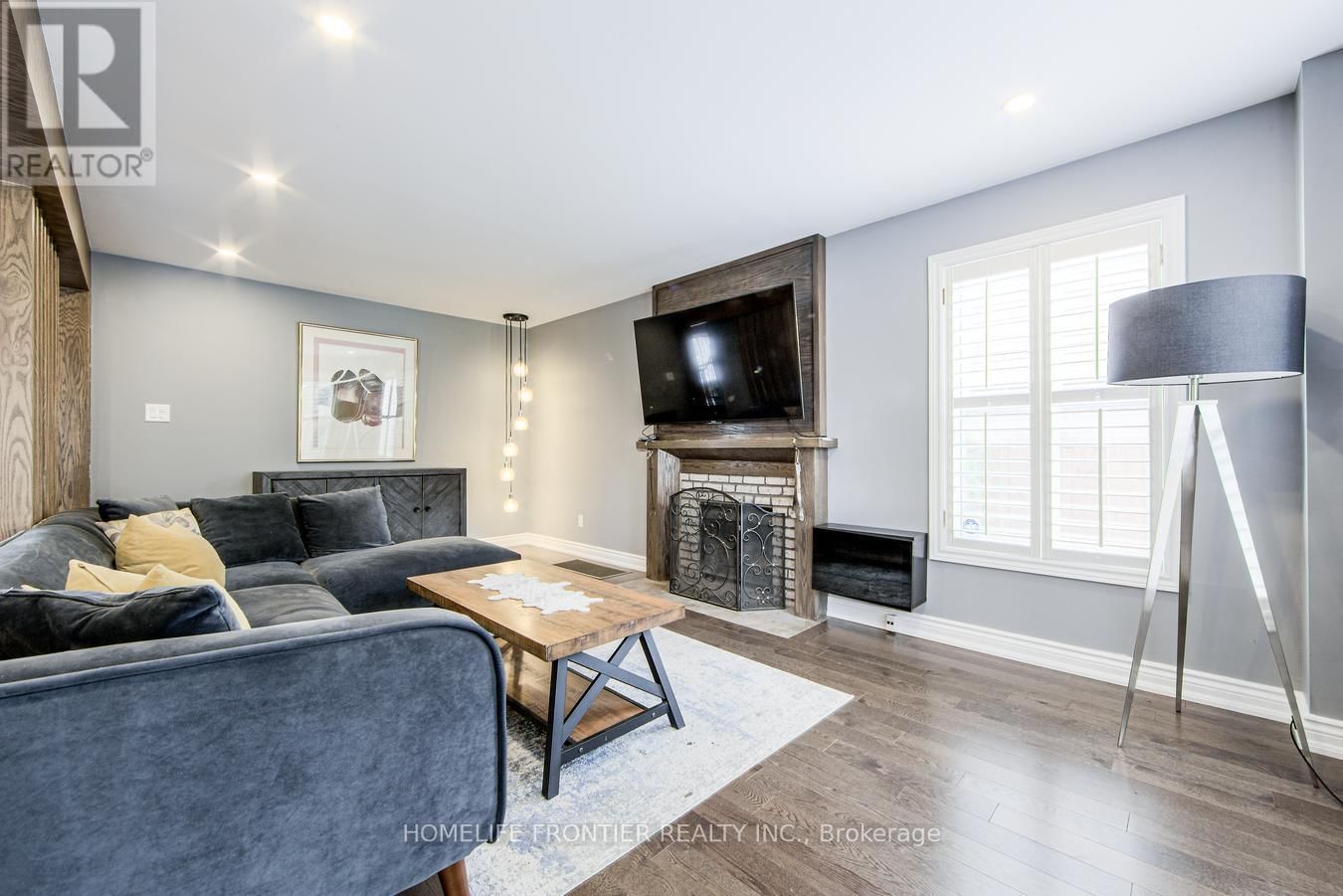 292 CROSSLAND GATE Image 21