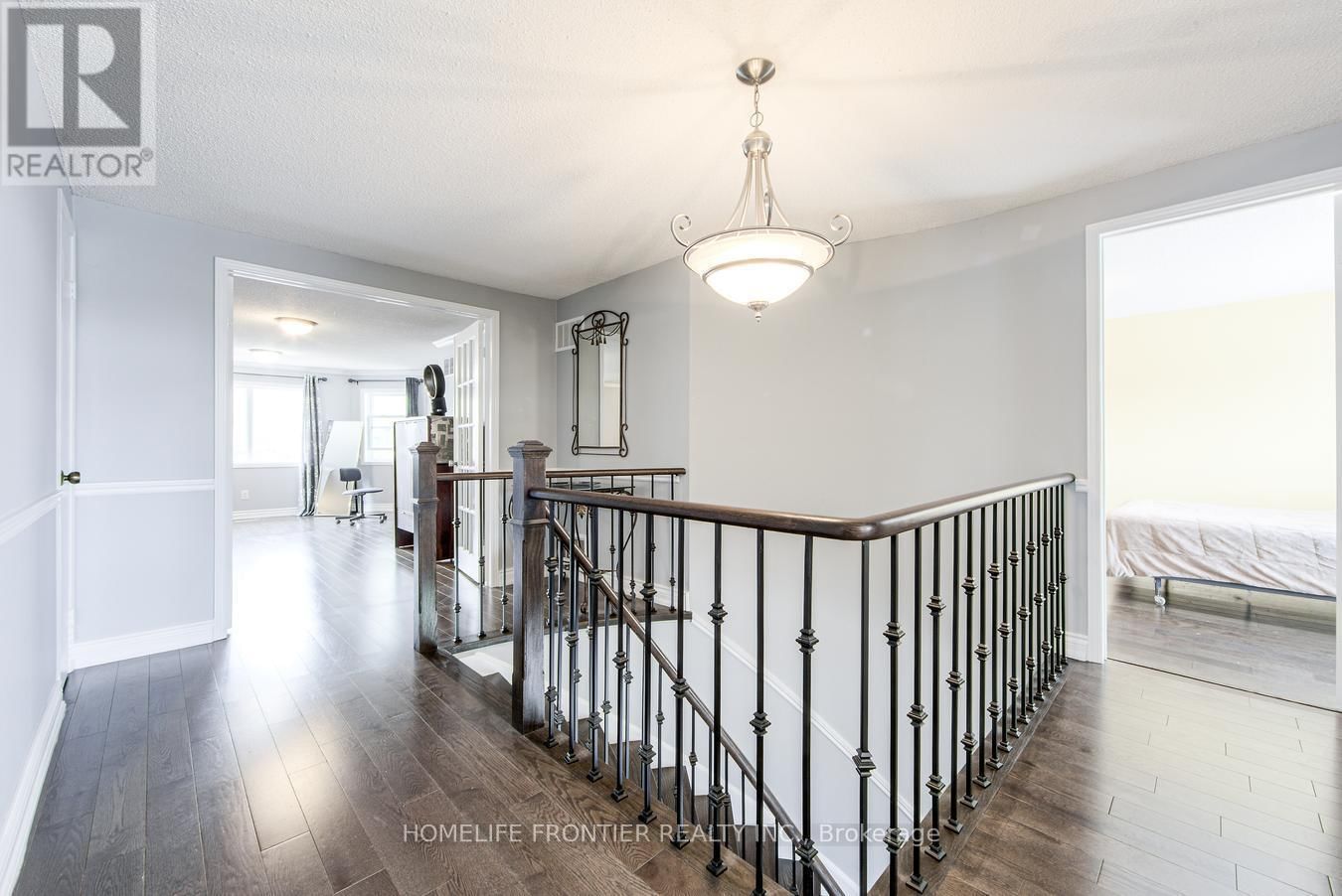 292 CROSSLAND GATE Image 30
