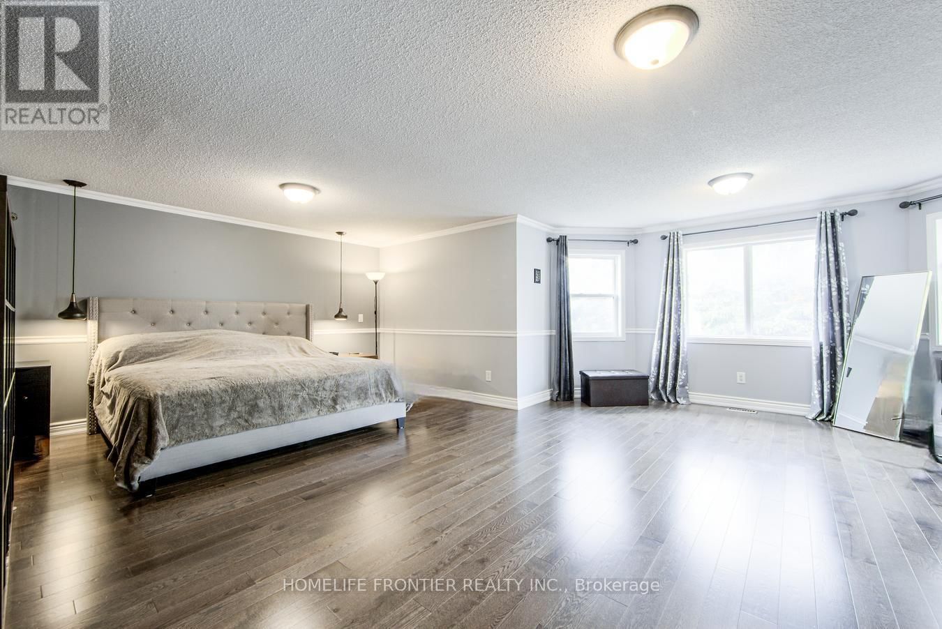 292 CROSSLAND GATE Image 31