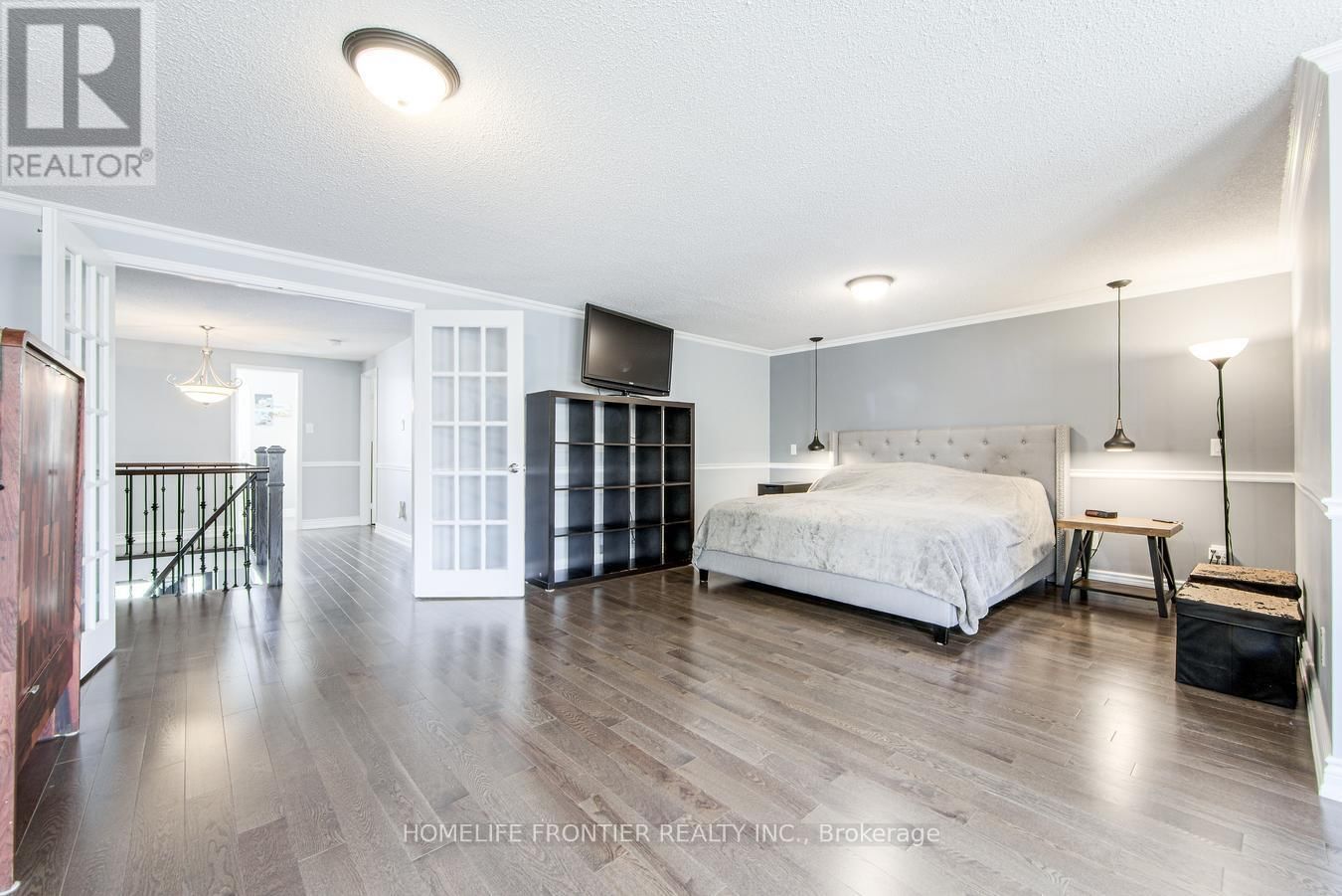 292 CROSSLAND GATE Image 32