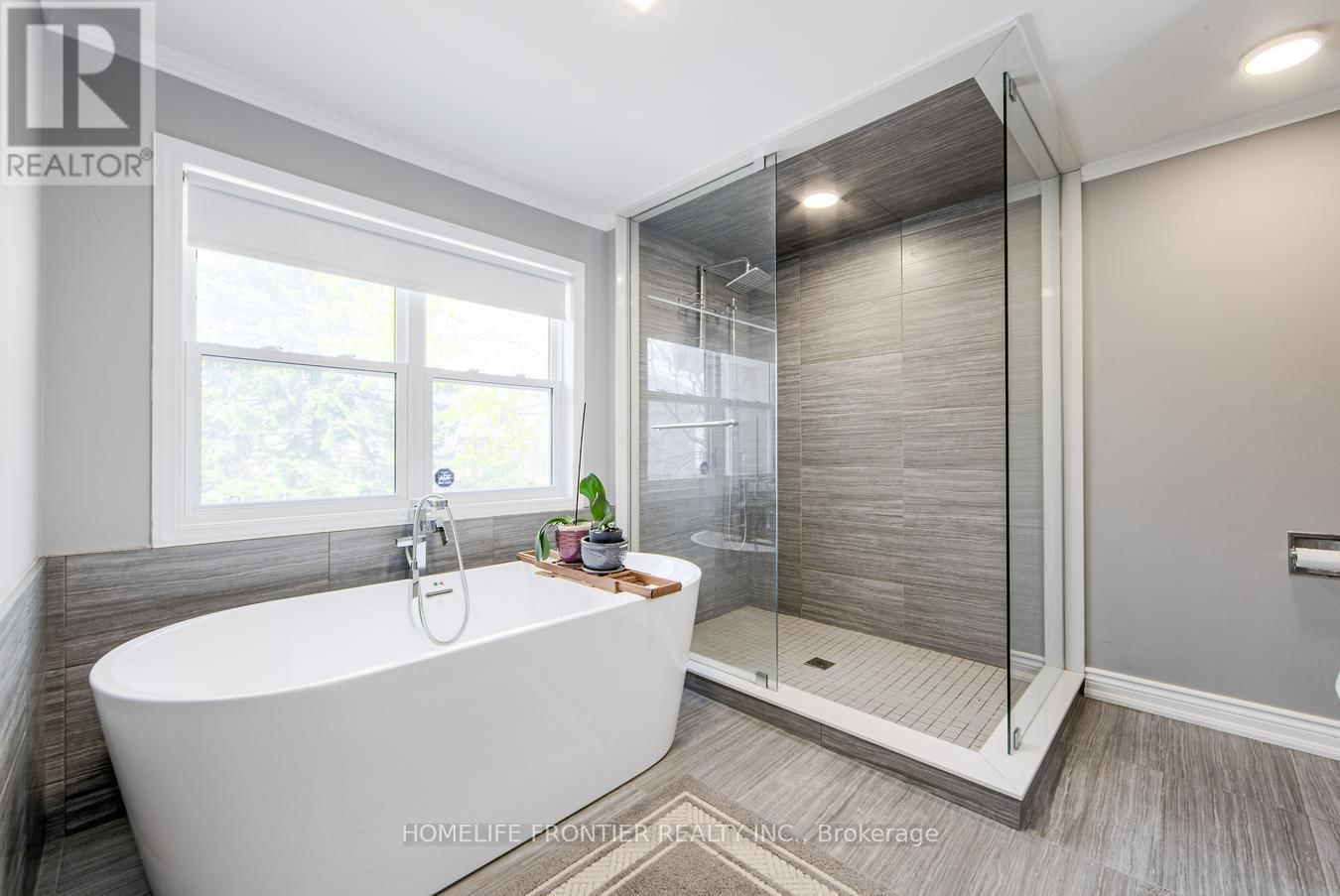 292 CROSSLAND GATE Image 36