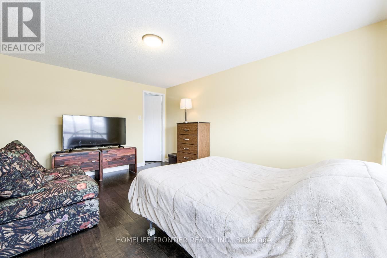 292 CROSSLAND GATE Image 38