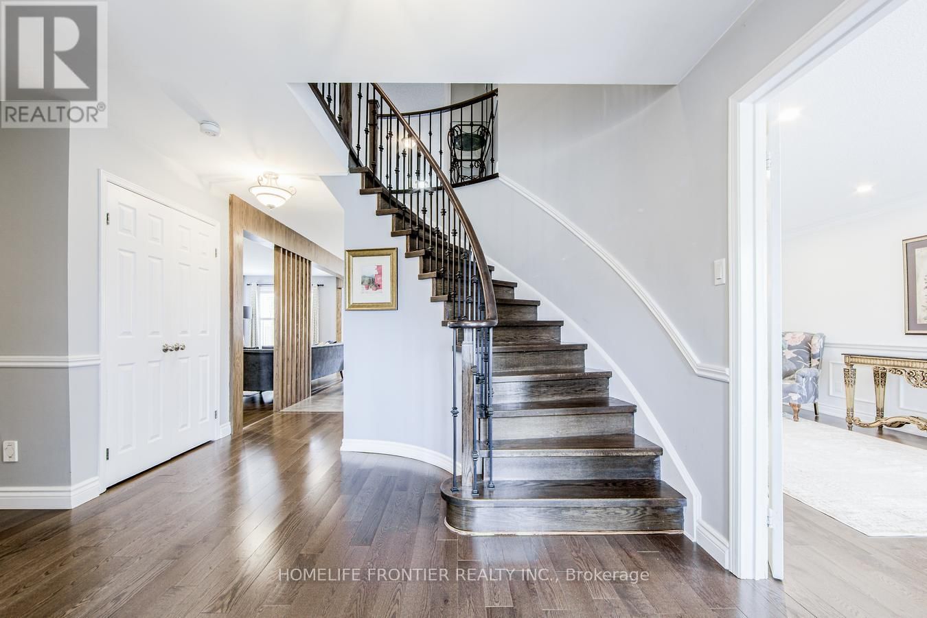 292 CROSSLAND GATE Image 4