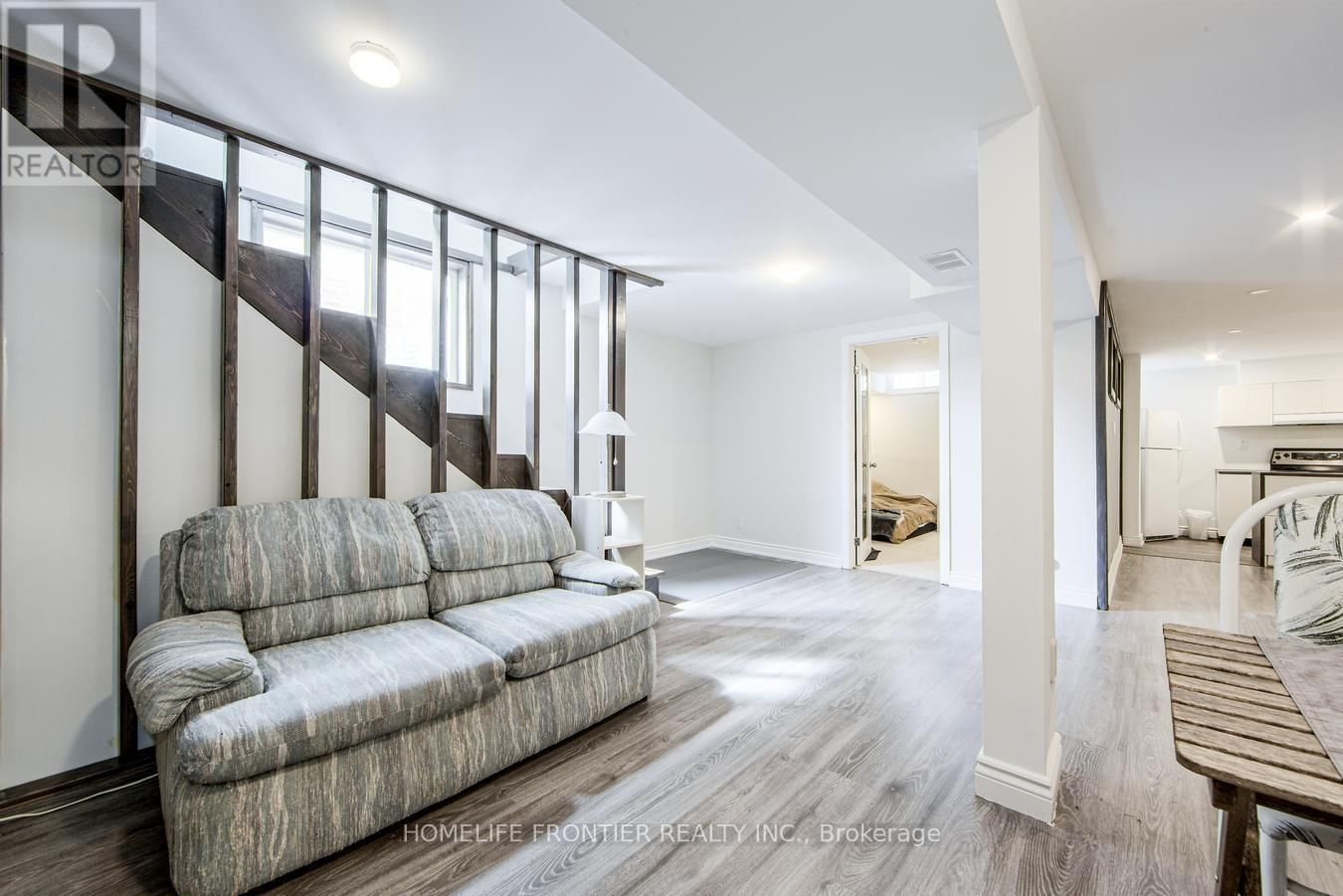 292 CROSSLAND GATE Image 42