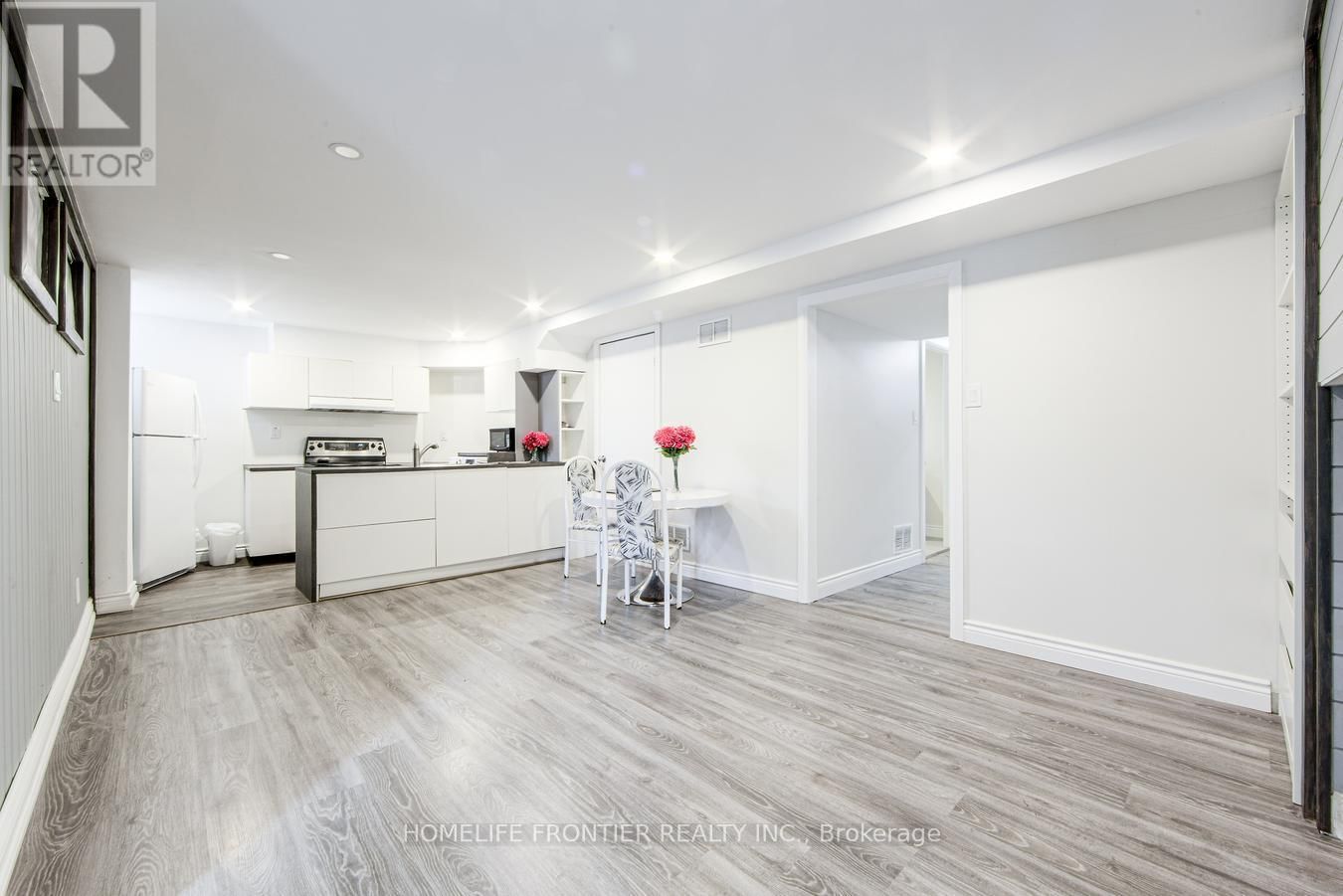 292 CROSSLAND GATE Image 46