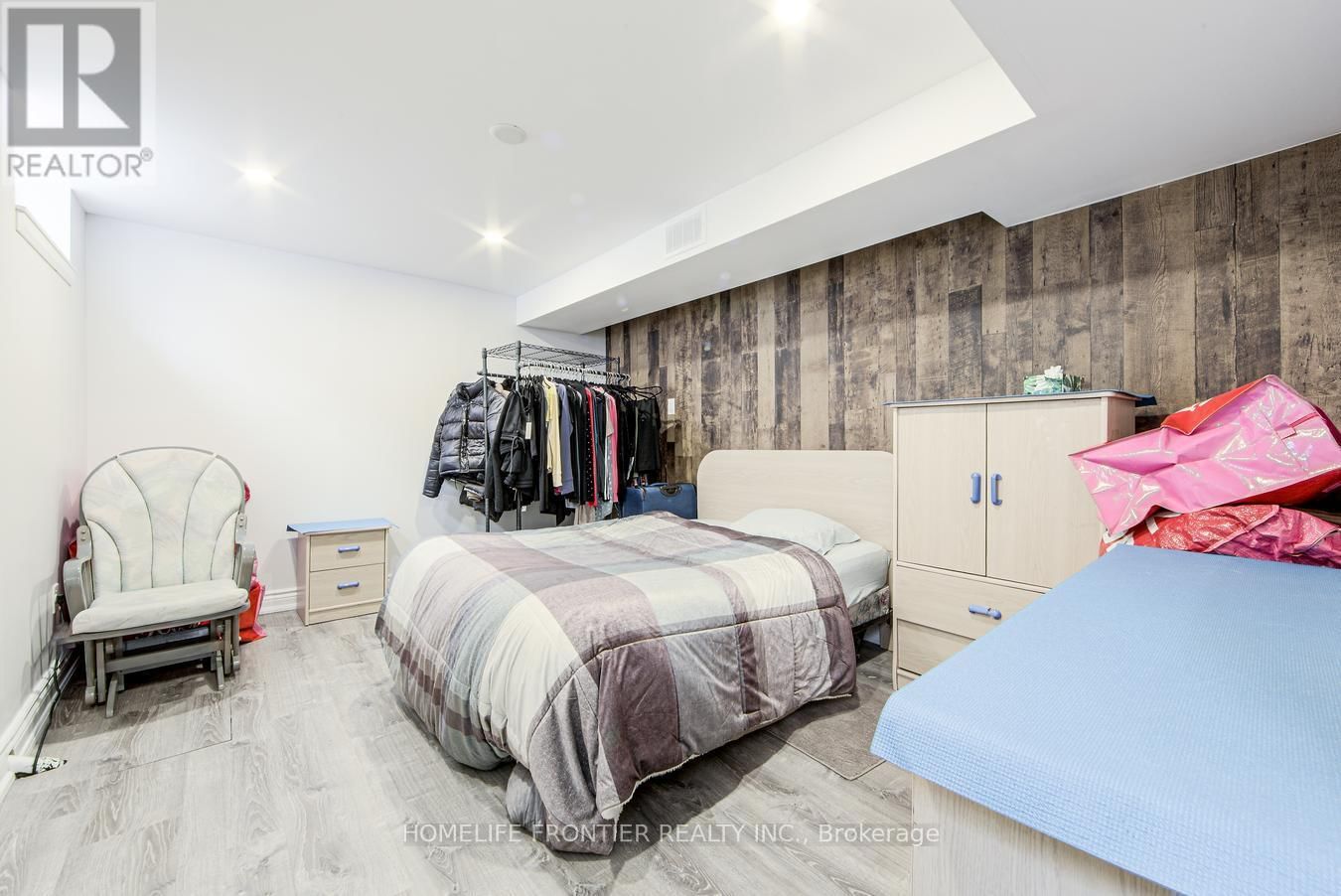 292 CROSSLAND GATE Image 48