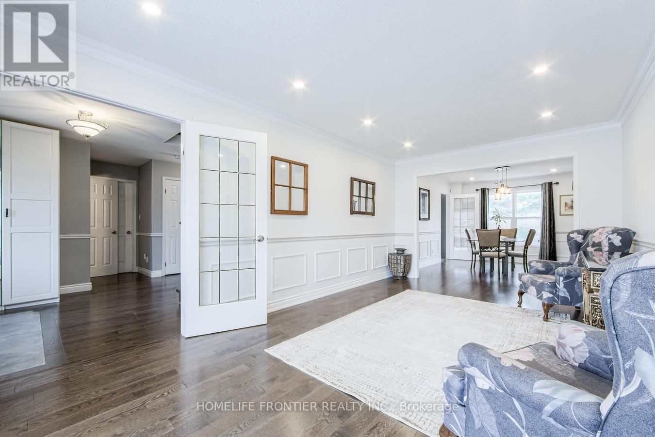 292 CROSSLAND GATE Image 6