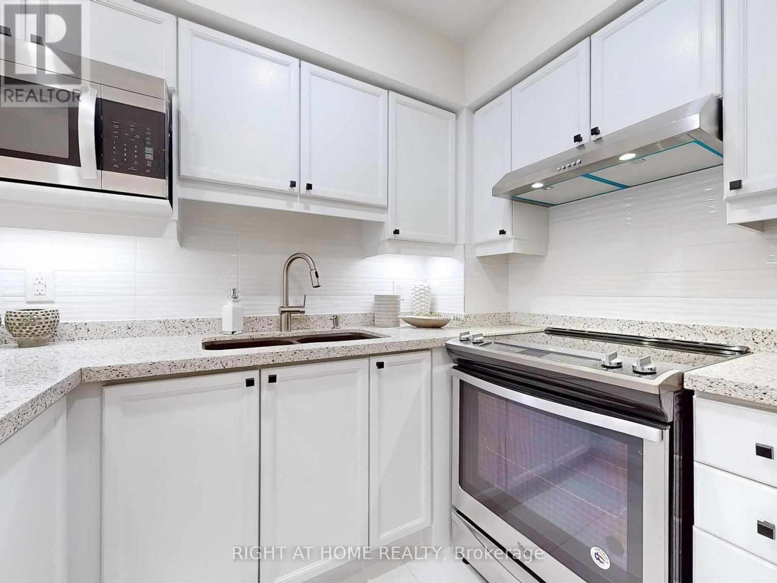 3 - 735 NEW WESTMINSTER DRIVE Image 12