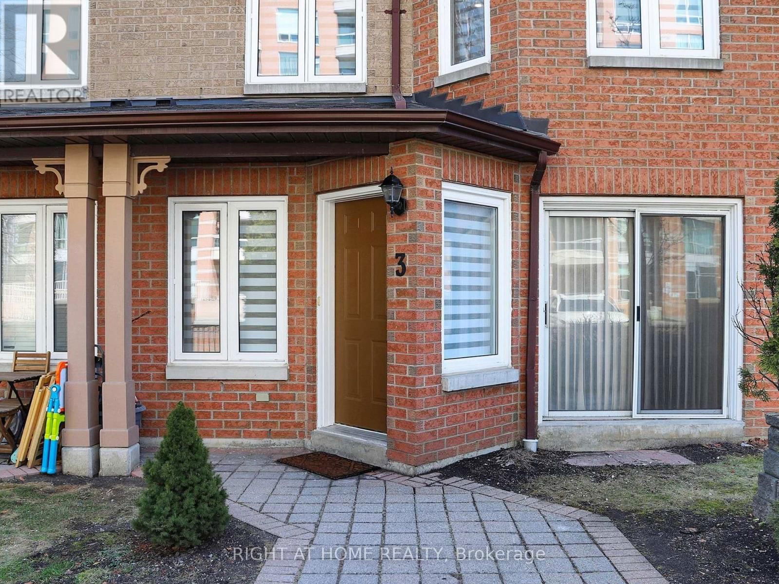 3 - 735 NEW WESTMINSTER DRIVE Image 32