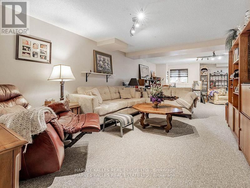 21 TAMARA DRIVE Image 31