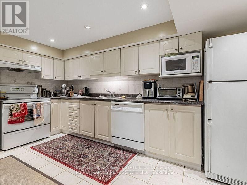 21 TAMARA DRIVE Image 33