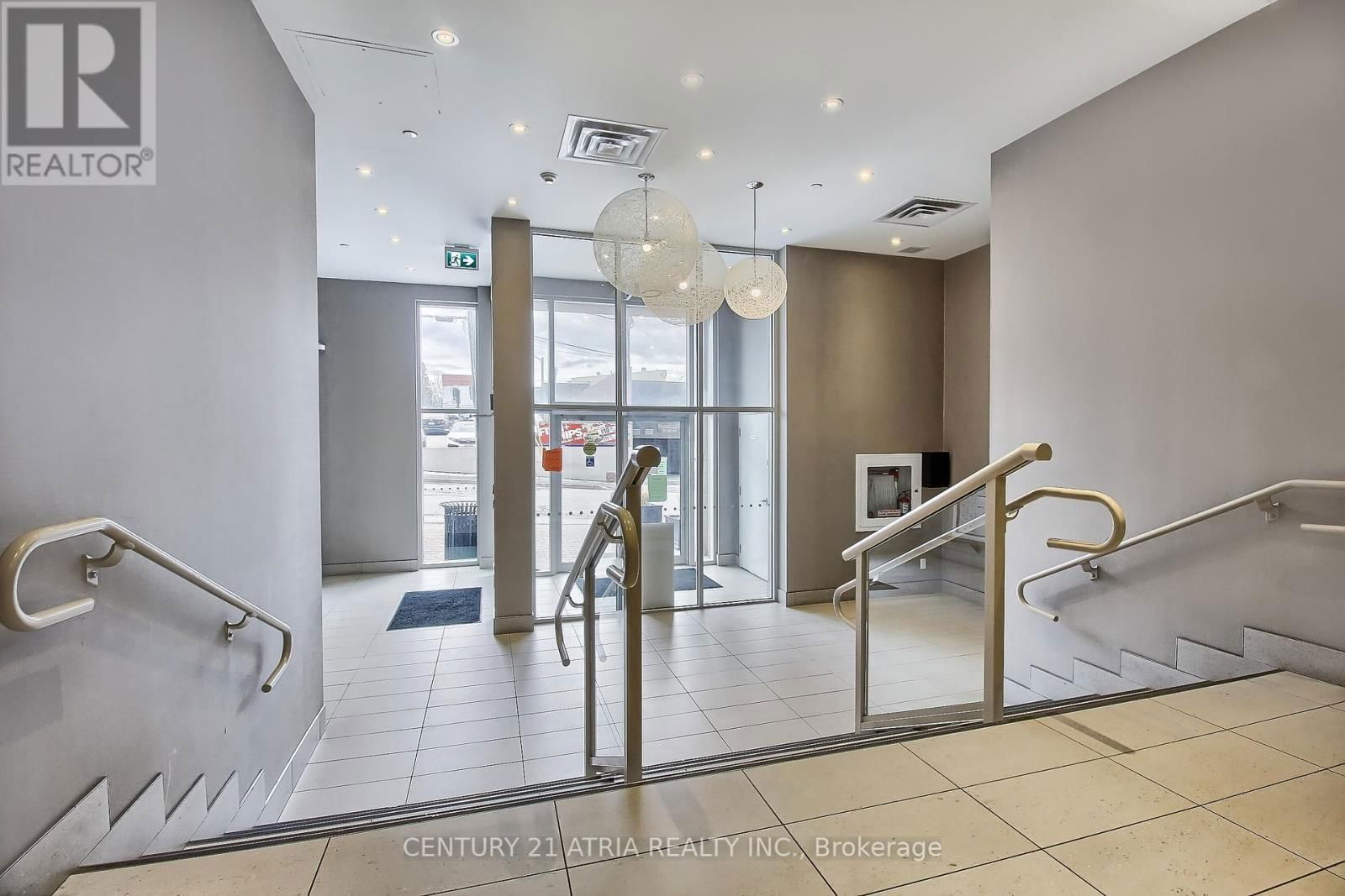 404A - 15277 YONGE STREET Image 3