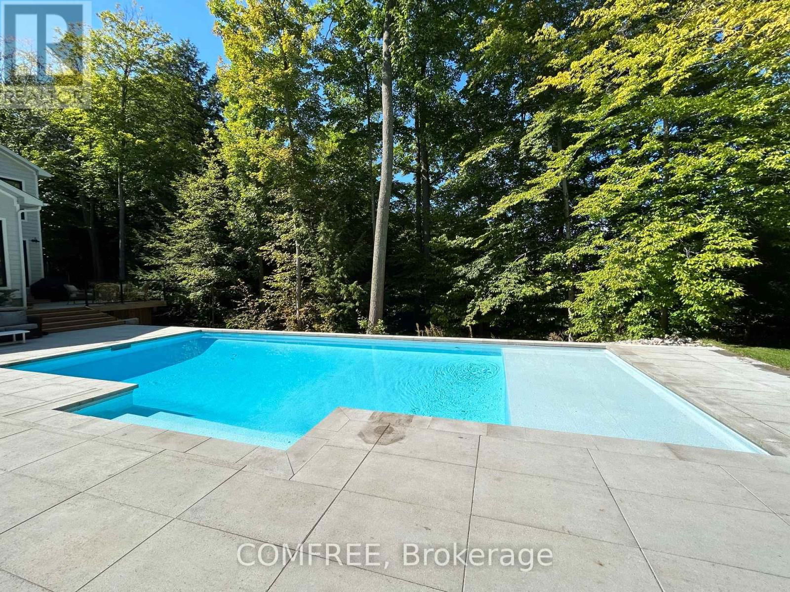 2072 WILKINSON STREET Image 10