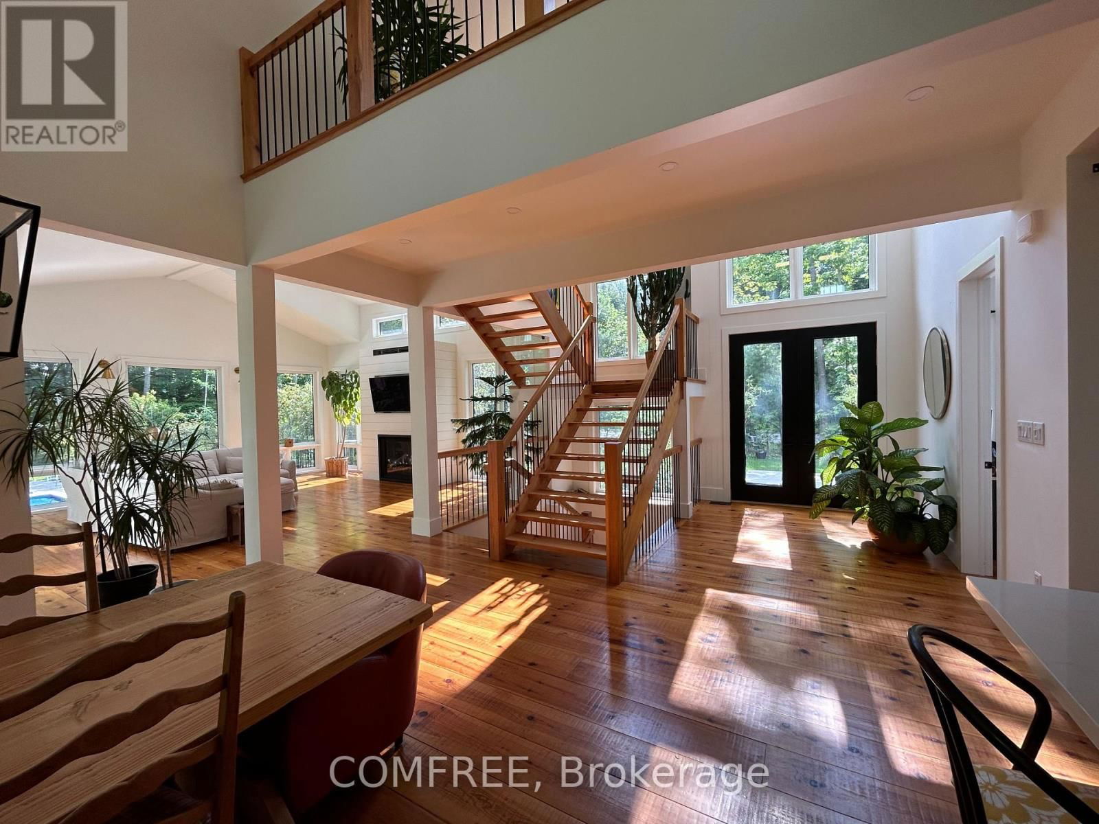 2072 WILKINSON STREET Image 18