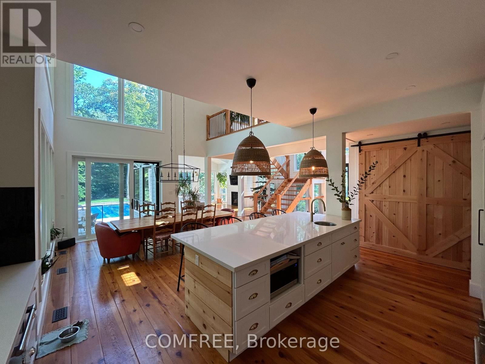 2072 WILKINSON STREET Image 24