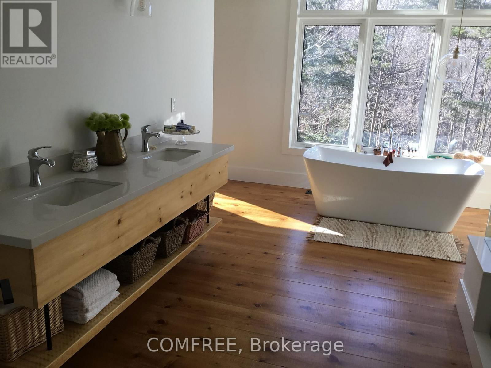 2072 WILKINSON STREET Image 30