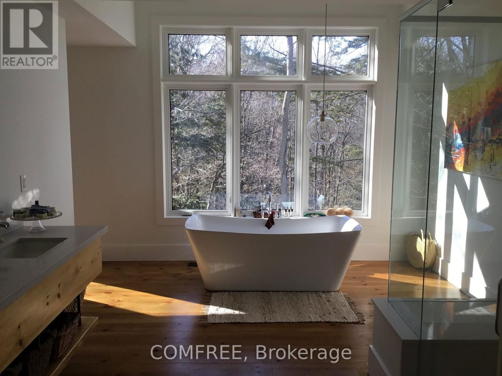 2072 WILKINSON STREET Image 32