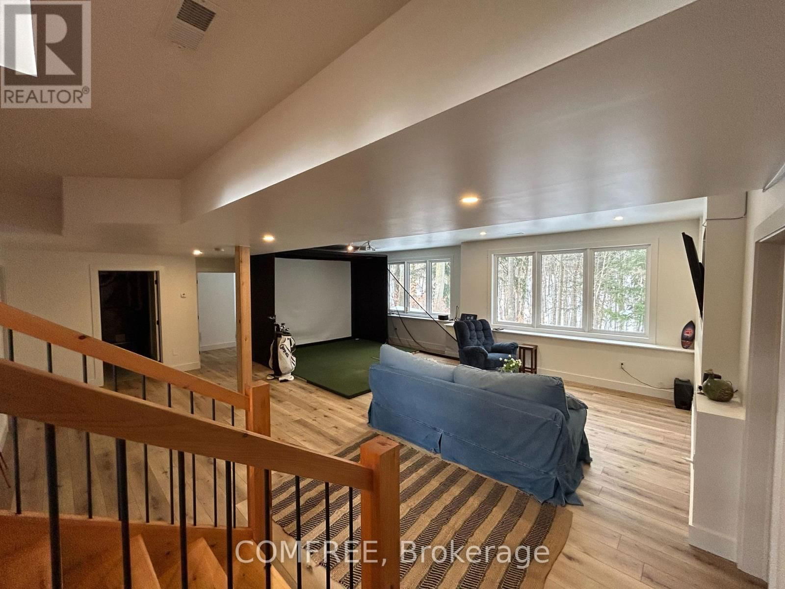 2072 WILKINSON STREET Image 35