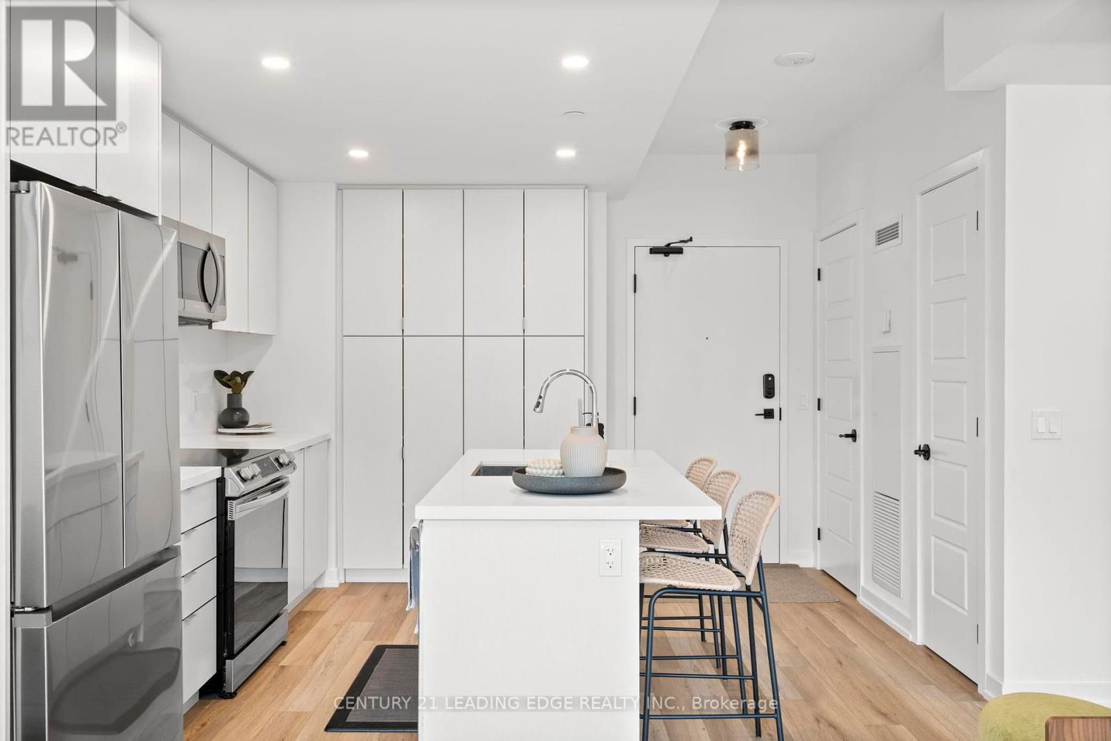 239 - 415 SEA RAY AVENUE Image 2