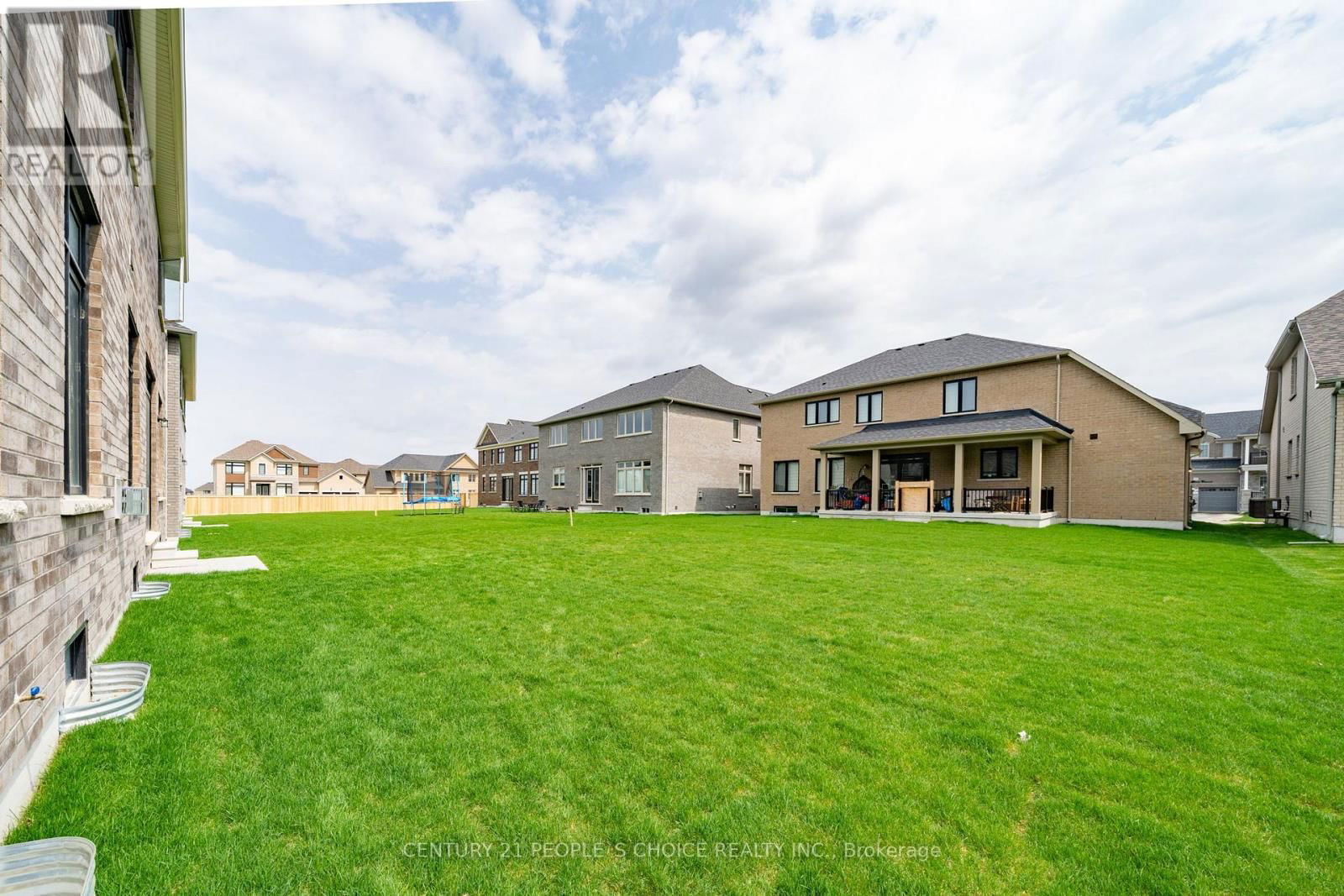 21 WINTERGREEN LANE Image 38