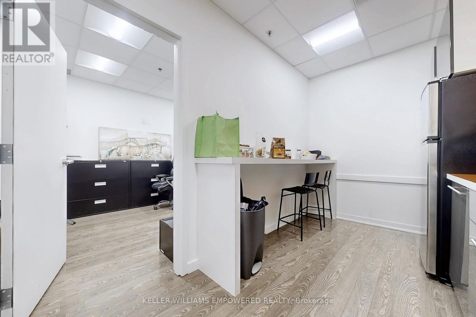 7 & 8 - 60 MARYCROFT AVENUE Image 30