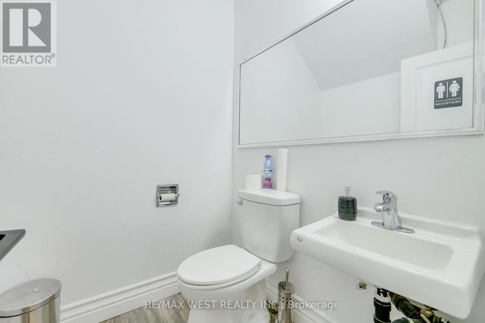 5A - 27 ROYTEC ROAD Image 27