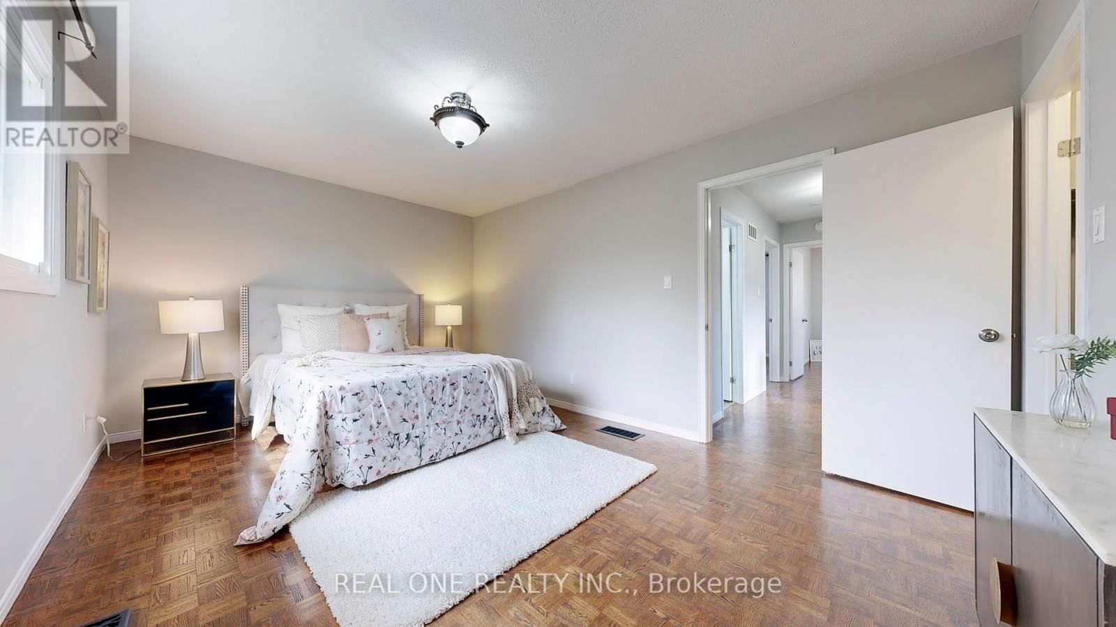 90 SPRAGG CIRCLE Image 18