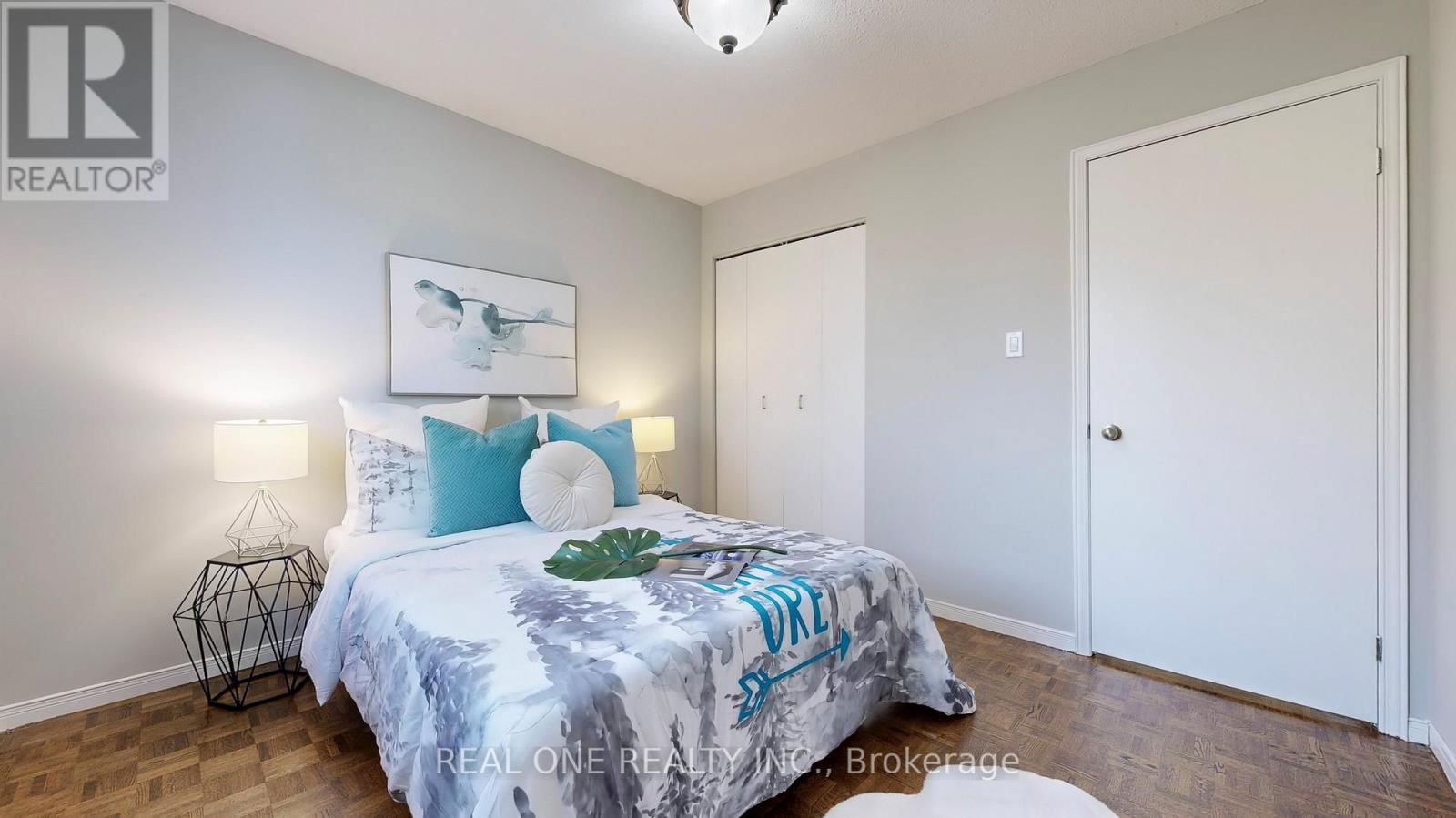 90 SPRAGG CIRCLE Image 21