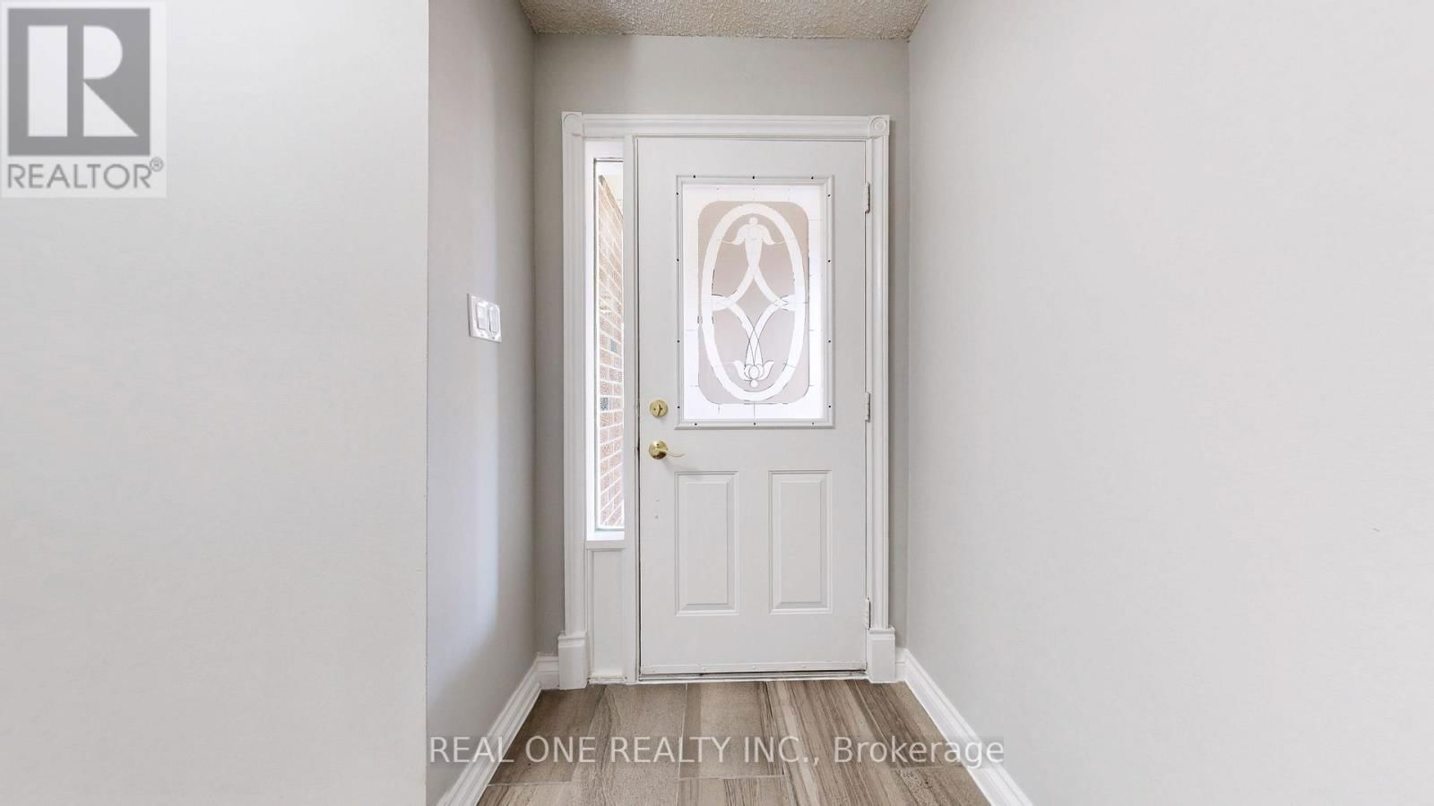 90 SPRAGG CIRCLE Image 32
