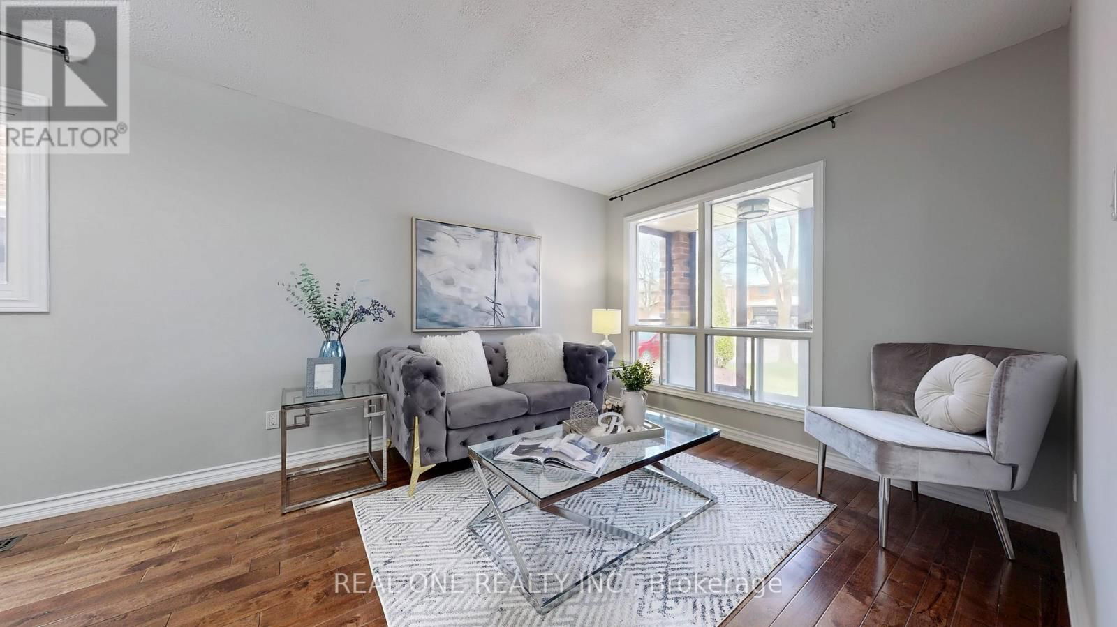 90 SPRAGG CIRCLE Image 4